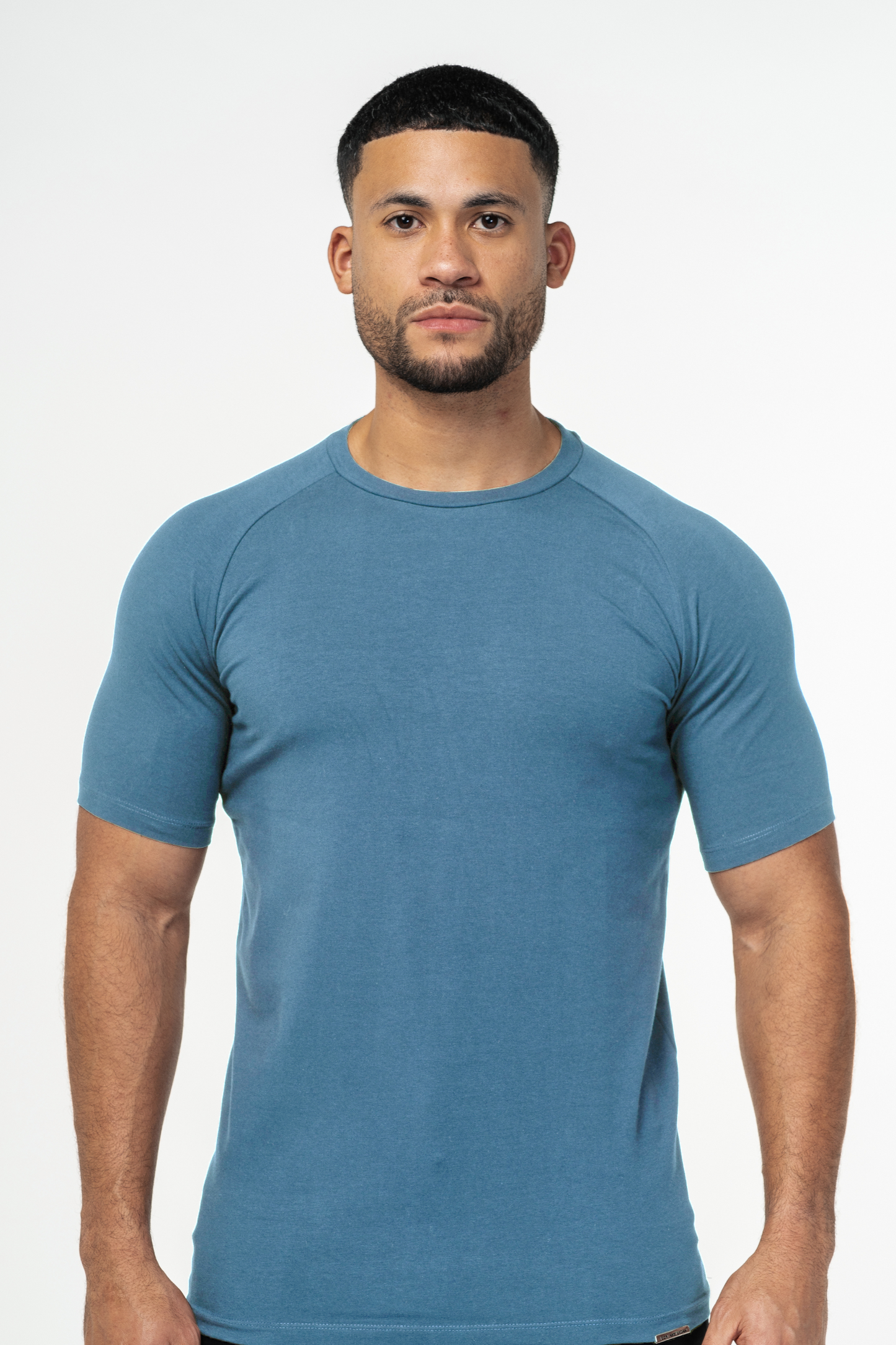 THE MUSCLE BASIC T-SHIRT