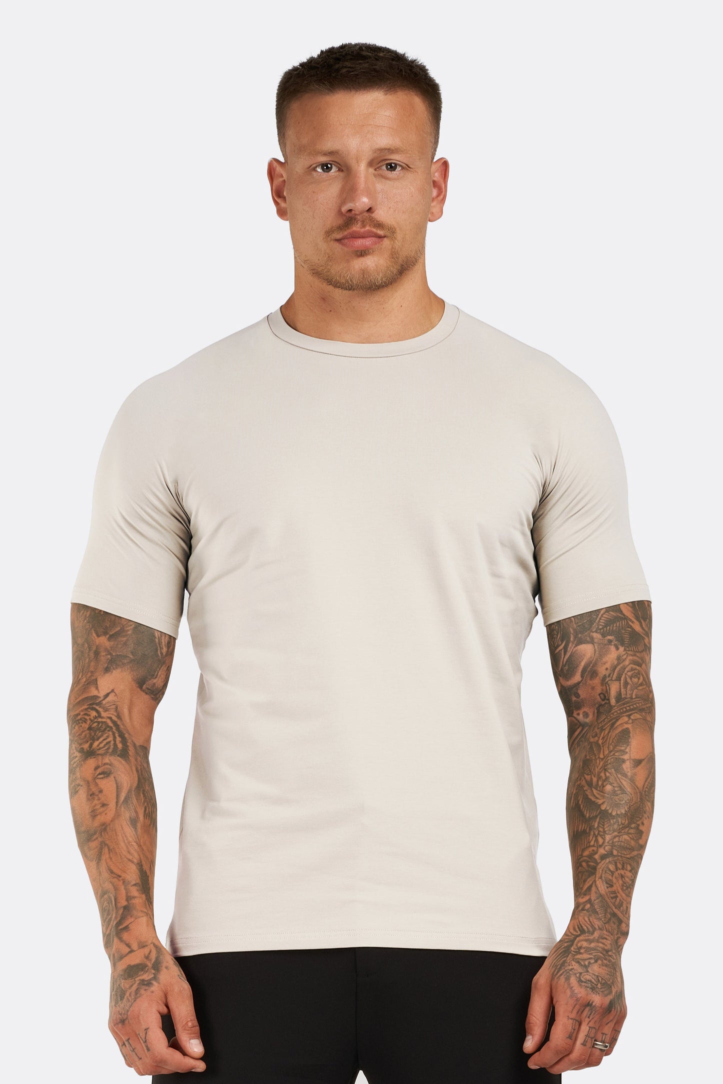 THE ESSENTIAL T-SHIRT