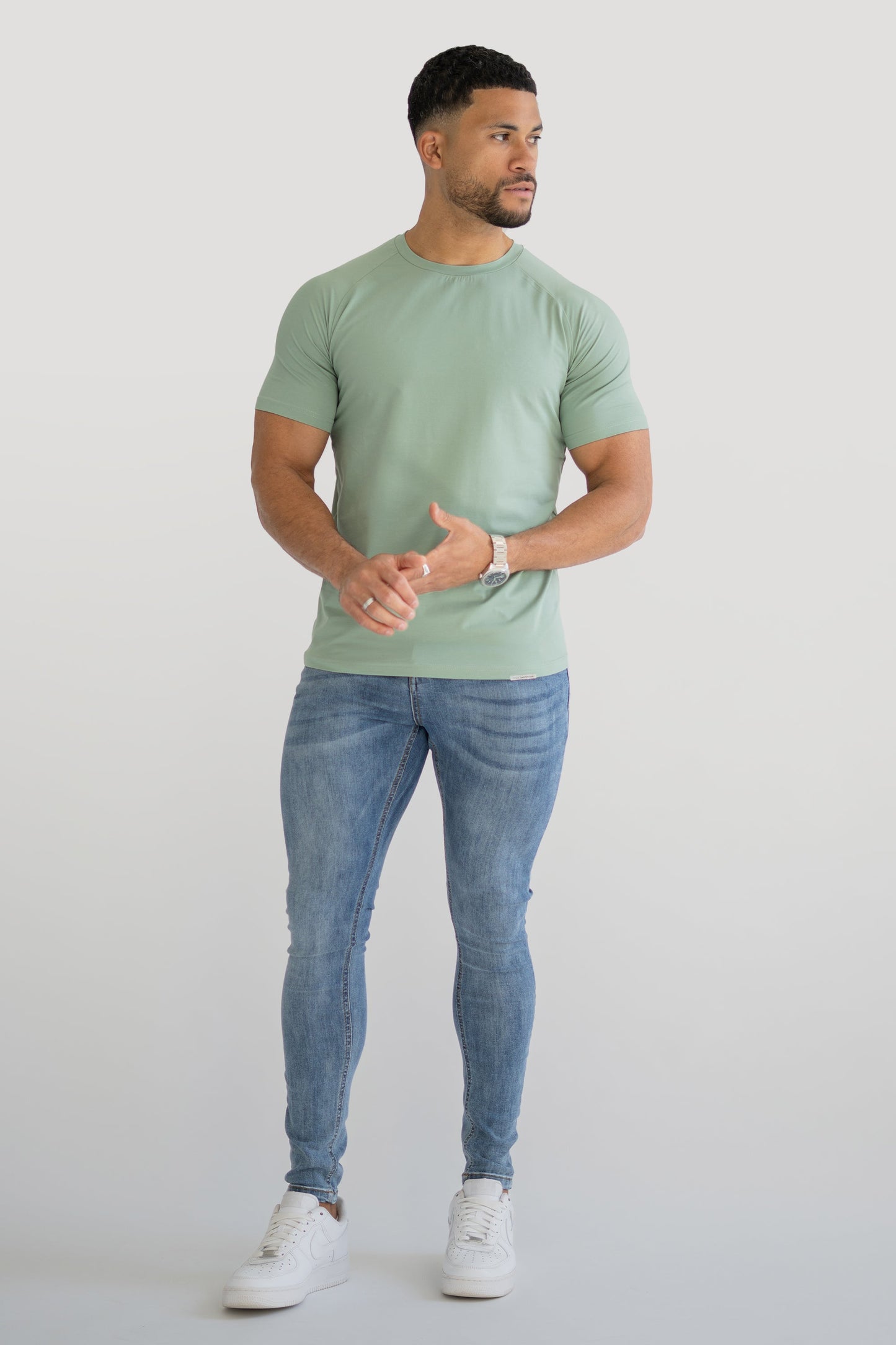 THE MUSCLE BASIC T-SHIRT