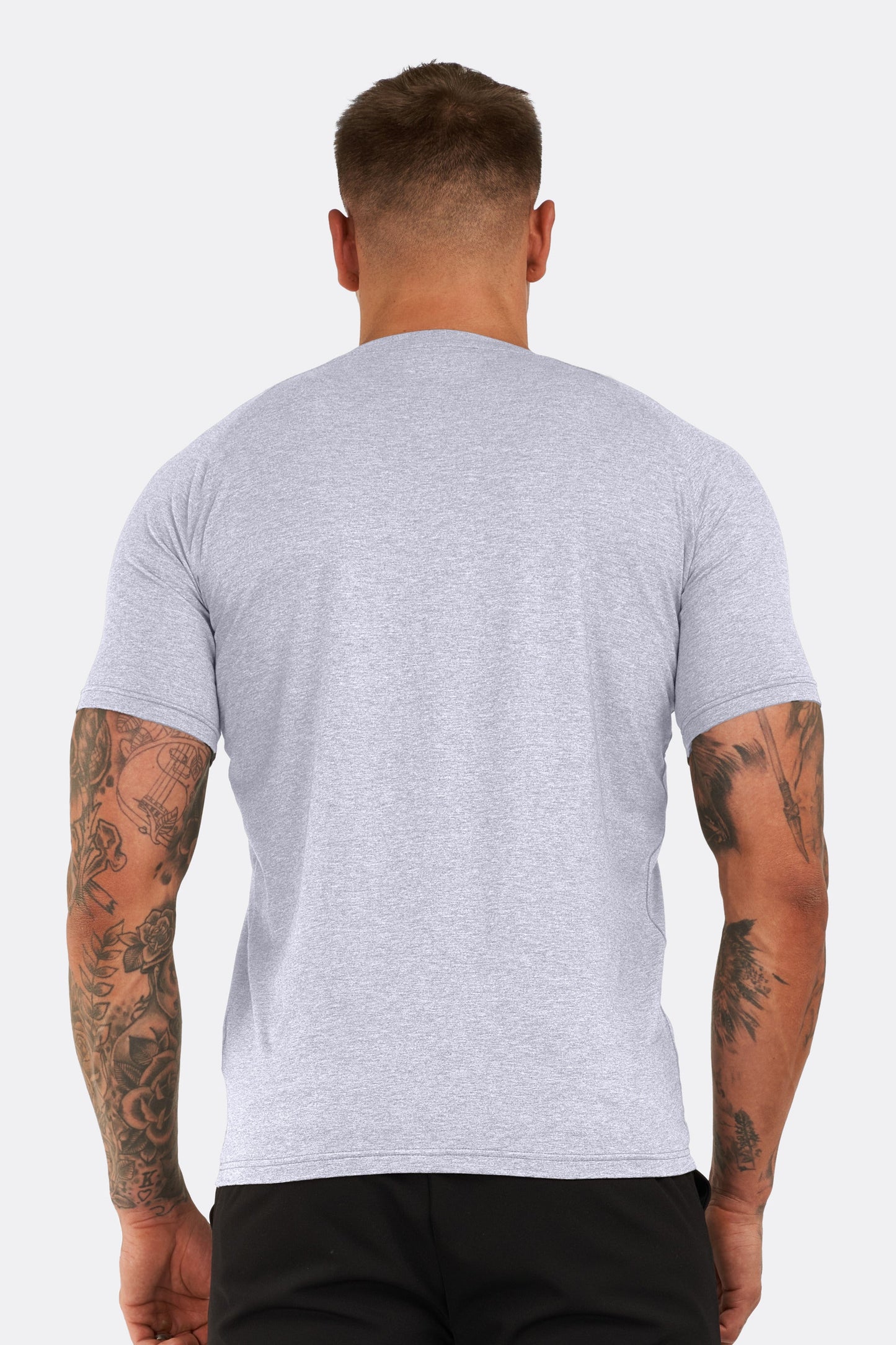 THE ESSENTIAL T-SHIRT